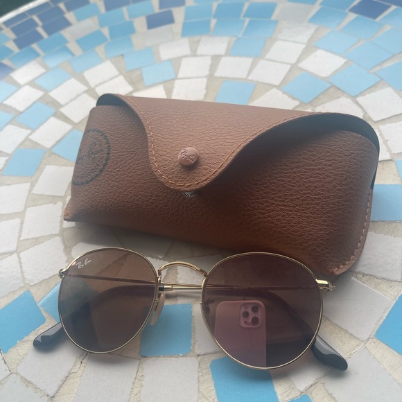 Round Metal Sunglasses - Picture 2 of 5